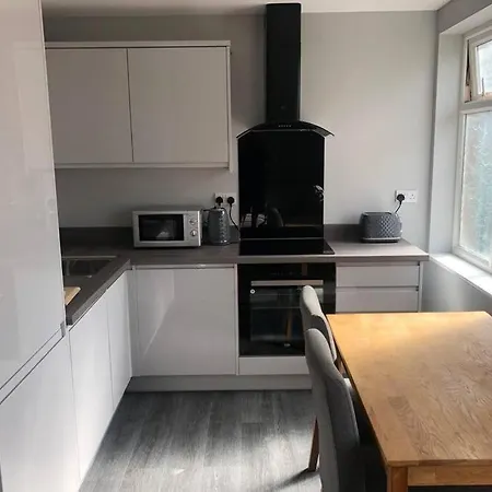 New 2 Bedroom First Floor Apartment Close To Beach Bournemouth Exterior photo
