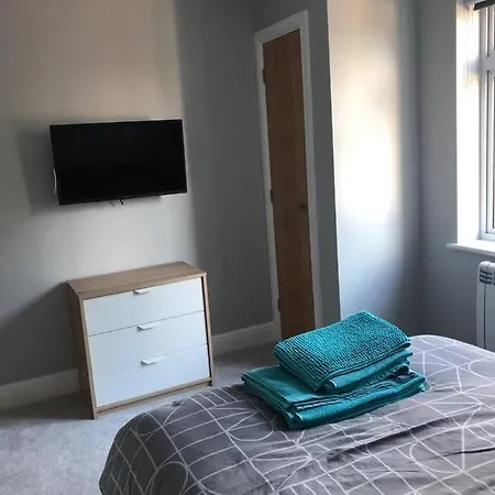 New 2 Bedroom First Floor Apartment Close To Beach Bournemouth Exterior photo