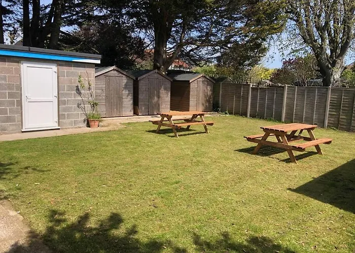 New 2 Bedroom First Floor Apartment Close To Beach